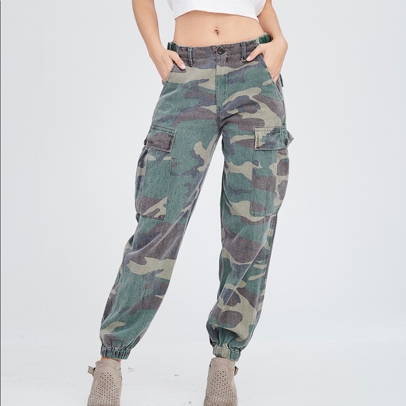 LIGHT WORN LOOK SUPER SOFT CAMO CARGO JOGGERS - Picture 4 of 8
